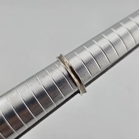 SILPADA RING STERLING 925 HAMMERED STACKABLE CONCAVE SIZE 7 - Picture 1 of 13